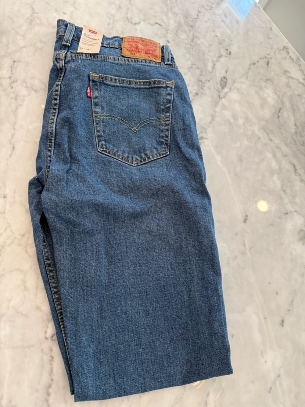 Levi's Men's 32 x 36 Blue Straight-Leg Jeans with Contrast Stitching